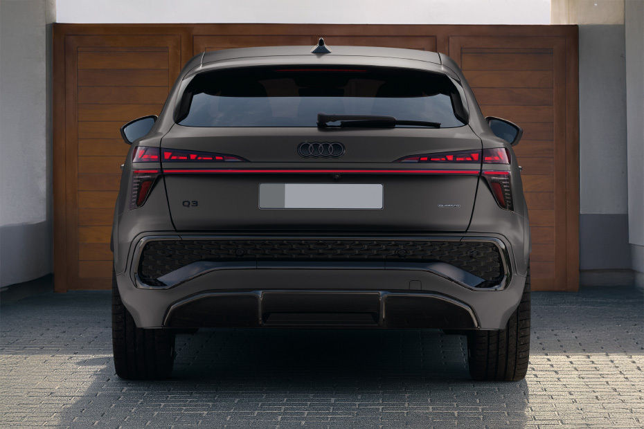 Audi Q3 ספורטבק 35 TFSI חבילת אבזור Design — תמונה 4