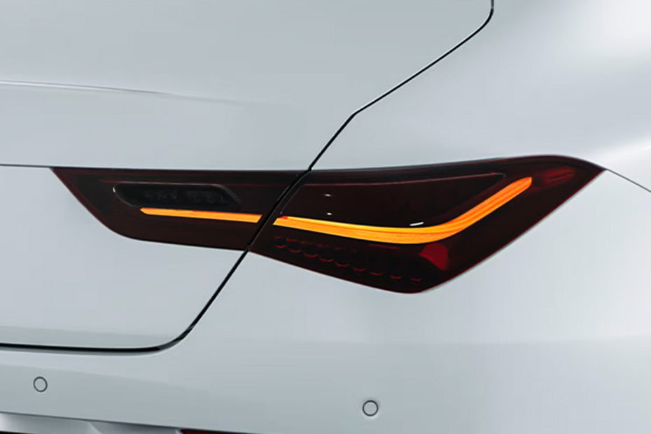Mercedes-Benz cla 200 סיגניצר AMG LINE — תמונה 4