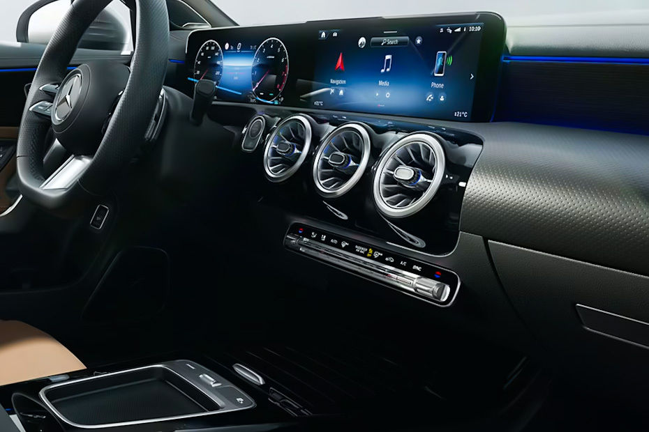 Mercedes-Benz cla 200 סיגניצר AMG LINE — תמונה 6